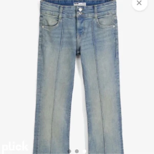 Bershka jeans - Säljer dessa super populära bershka jeans som är slutsålda överallt. Är i superfint skick:)