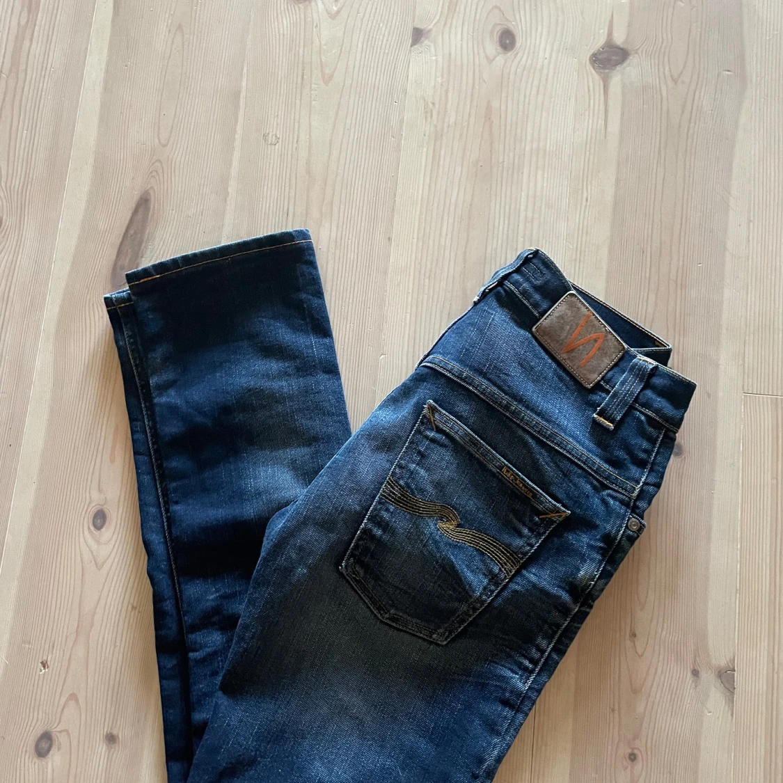 Mörkblå jeans från Nudie Jeans