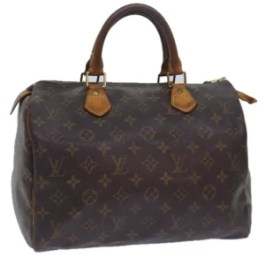 Louis Vuitton Speedy 30 - Louis Vuitton Speedy 30. Ett måste i väskkollektionen! Bra storlek för både vardagsbruk och resor. Perfekt att använda som skol-/arbetsväska. Speedy ger en touch av lyx och stil till varje outfit.