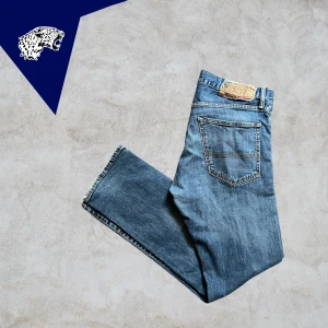 RALPH LAUREN JEANS - RALPH LAUREN JEANS | Skick: 9/10 (Slitning på fickor och byxänd från fabrik) | Strl W31 L32 | Modellen är 182cm | Hör av dig om du undrar någonting!