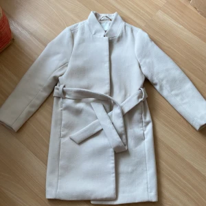 Jacka  - Fin höst jacka i St 34. Frakt tillkommer.