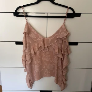 Zara topp - Super snyggt linne från zara, slutsålt och aldrig använt