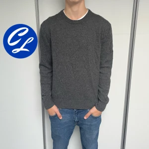 Kashmir Pullover - Kashmir Pullover | Skick: 8/10 | Strl M | Pris - 249 | Fraktar via Postnord eller Instabox på köparens bekostnad | Hör av dig vid minsta fråga eller fundering!