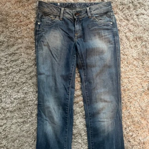 Esprit/denim jeans - Köpte dessa nyss men de var för långa och för stora för mig❤️