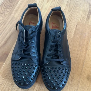 Använd en gång.  - christian louboutin herr skor