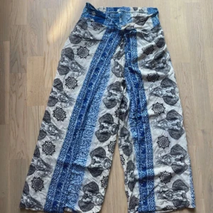 hippie byxor  - normal storlek och så fina!!