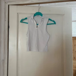 Vit topp med dragkedja - Fin vit topp! 
