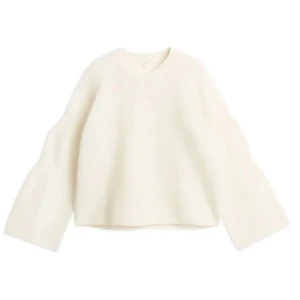 Mohair tröja - Säljer denna mohair tröja från arket🩵 Ny pris 990kr! Använd gärna ”köp nu”🩵