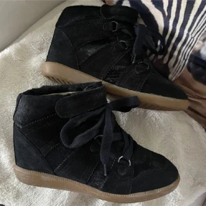 Isabel marant skor  - Super snygga! Lånade bilder men likadana fast strl 38💕endast intressekoll