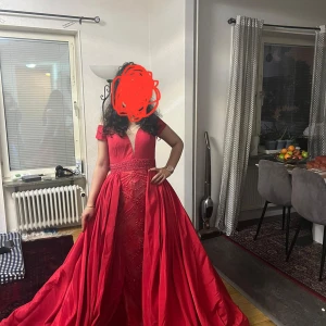 Festklänning  - Använda bara engång 