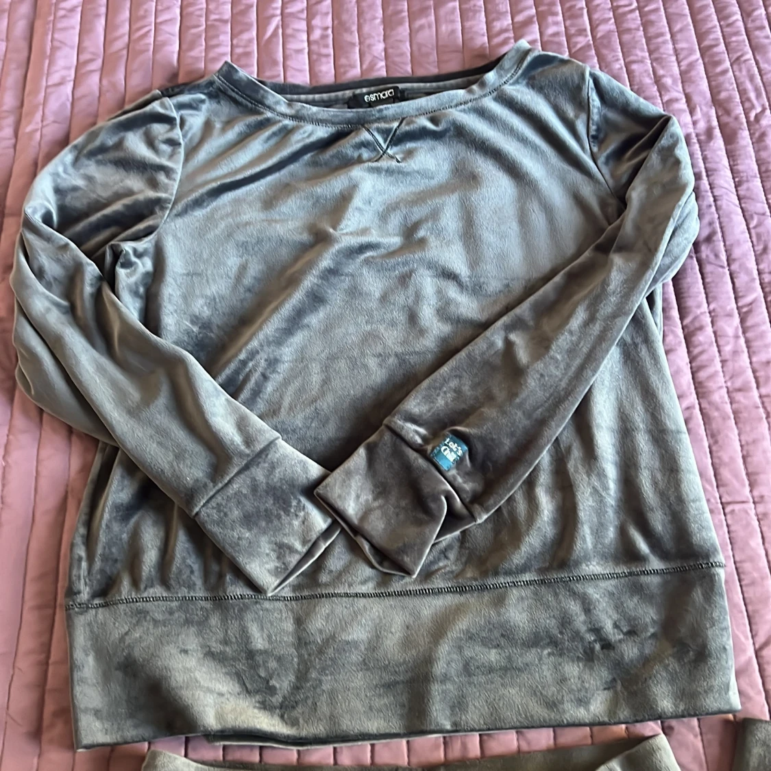 Grå velourtröja från Esmara - 90