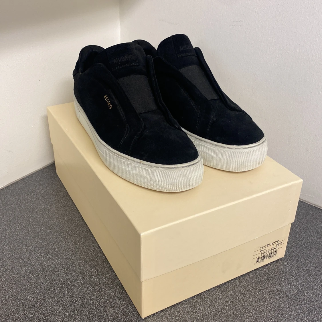 Svarta sneakers från Axel Arigato