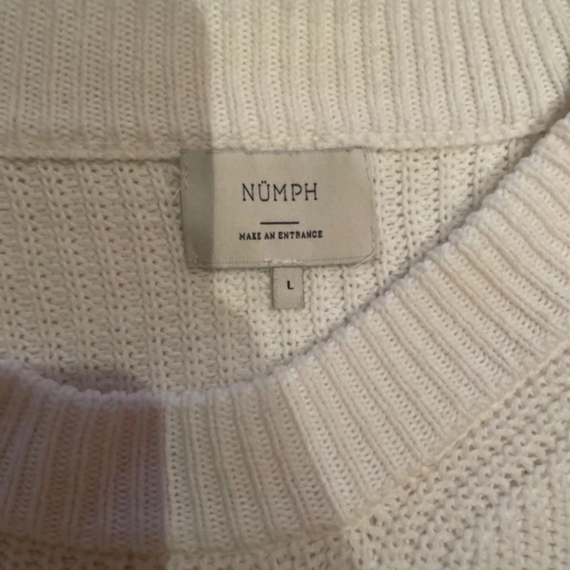 Vit stickad tröja från Nümph - 90