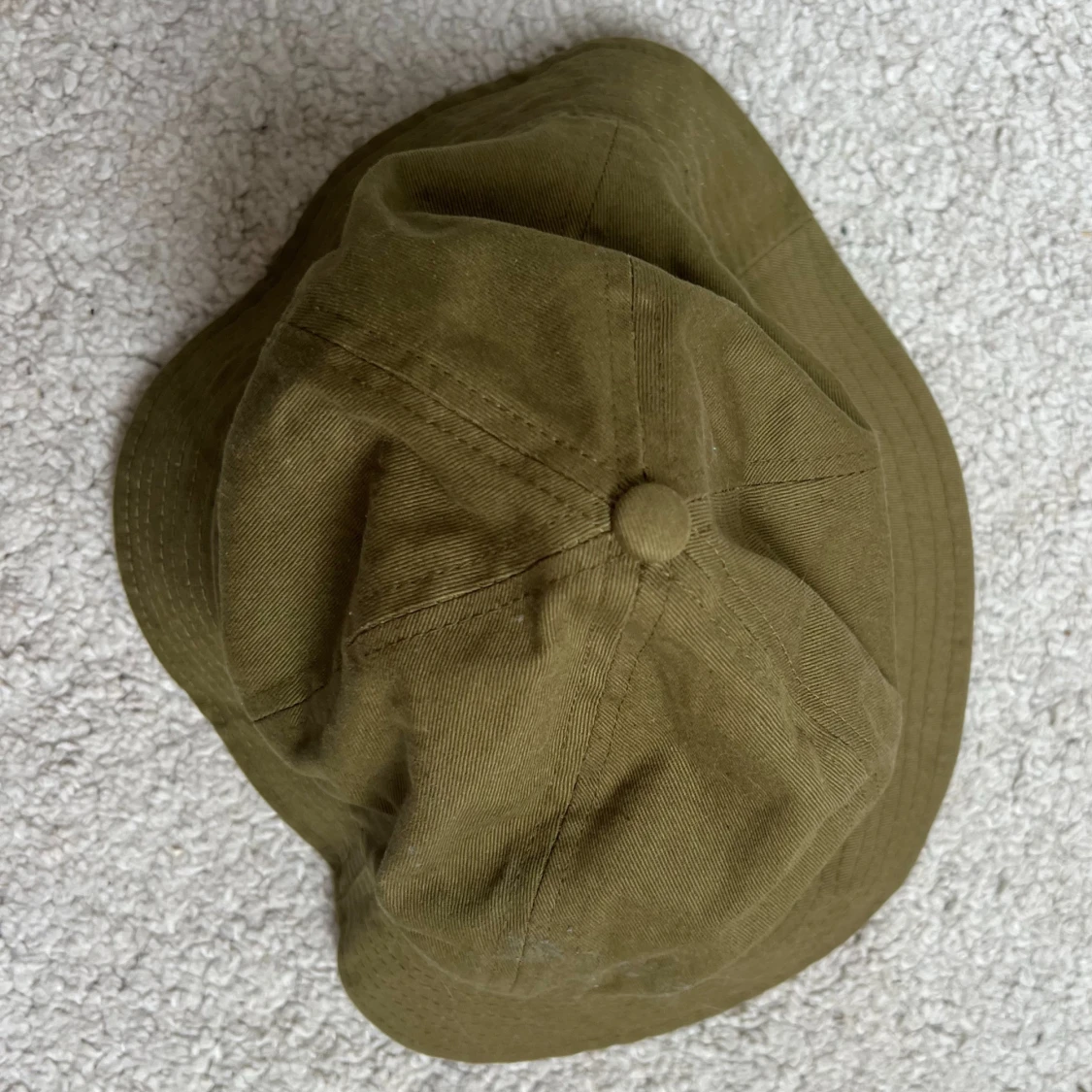 Weekday Grön Bucket hat  - 90