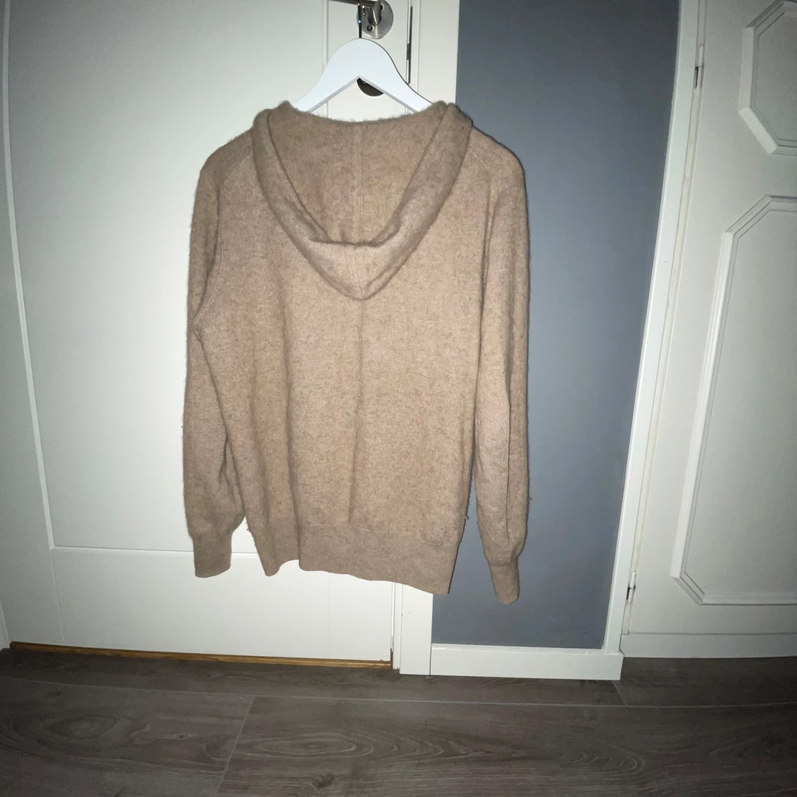 Beige cashmere hoodie - 1