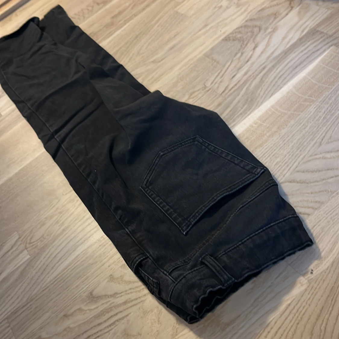 Svarta byxor från Lindex