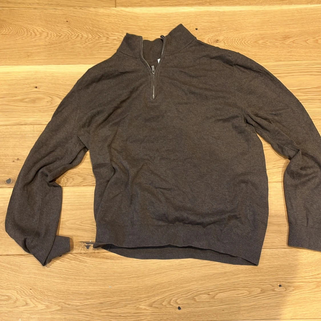Brun quarterzip 