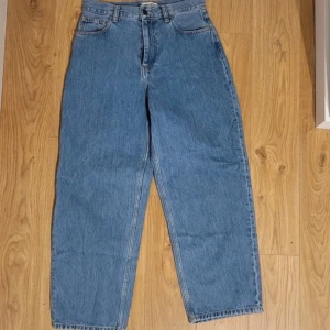 Carhartt Brandon Baggy jeans  - Carhartt Brandon jeans som är riktigt snygga och i nytt skick! Strl S