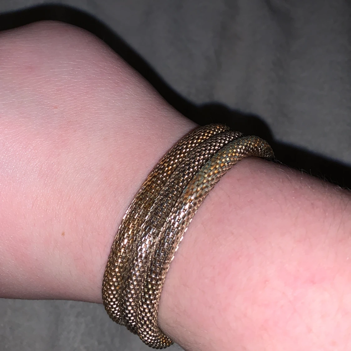 Guldiga armband i nätmönster - 2