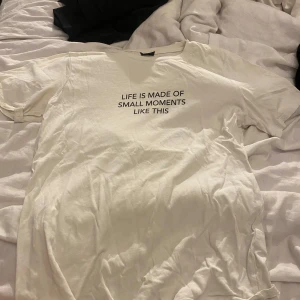 T-shirt - Använd en del, inga defekter🤍