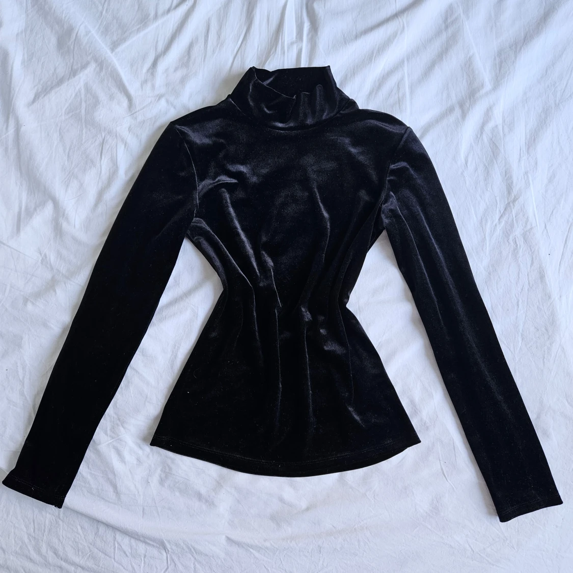 Svart turtleneck i sammet - Gina Tricot strl. S - 1