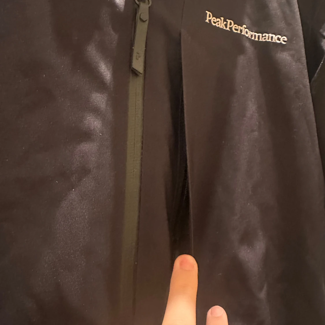 Svart skidjacka från Peak Performance - 4