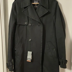 Morris rock - Morris Bromley rock i stl 48/M. Helt ny med tagg, nypris: 2499. Fråga på ifall ni undrar något, pris kan diskuteras.