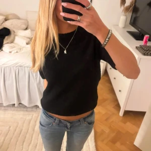 Stickad T-shirt - Jätte söt trendig tröja