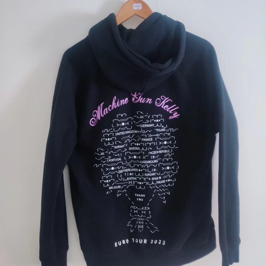 Svart hoodie Machine Gun Kelly - 1