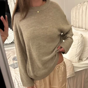 Stickad tröja - Så fin stickad tröja🥰Hör av vid intresse!💕