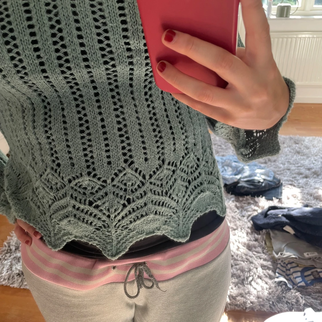 Grön stickad tröja med v-ringning - 90