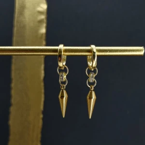 Handgjorda Örhängen        - Handgjorda örhängen●Följ :@ekjewelryofficial🤲 ● 💎Material- 100% rostfritt stål ●Örhängeskrokar -rostfritt stål och kristall. Nickel fri. Längd -3,5cm. Vattentåliga, ändrar inte färgen! 