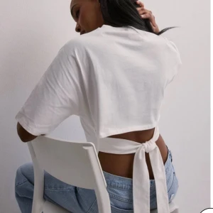 Topp - Säljer denna då jag endast andvänd den 1 gång, nyskick och har inga defekter alls! 💗