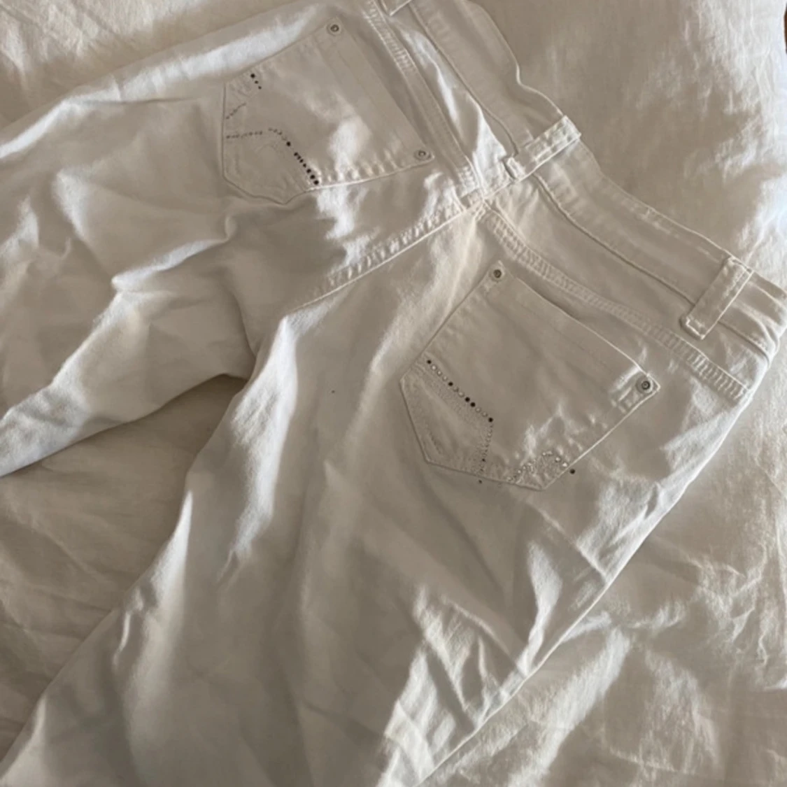 Lågmidjade vita jeans  - 90