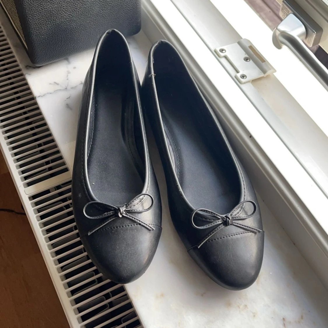 Svarta ballerinaskor