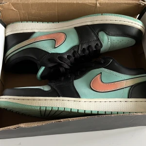 Jordan 1 low  - Jordan 1 low tropical twist 