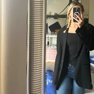 Oversize kavaj - Fin kavaj från H&M som är oversize. Bra skick