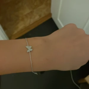 Armband  - Ej använd  Jättesöt Edblad