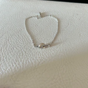 Love knot - Helt nytt armband från efva attling I silver  