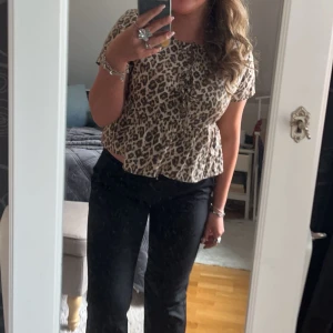 Leopard tröja - Jättefin tröja från Gina som inte kommit till användning, är som ny. 💕💕