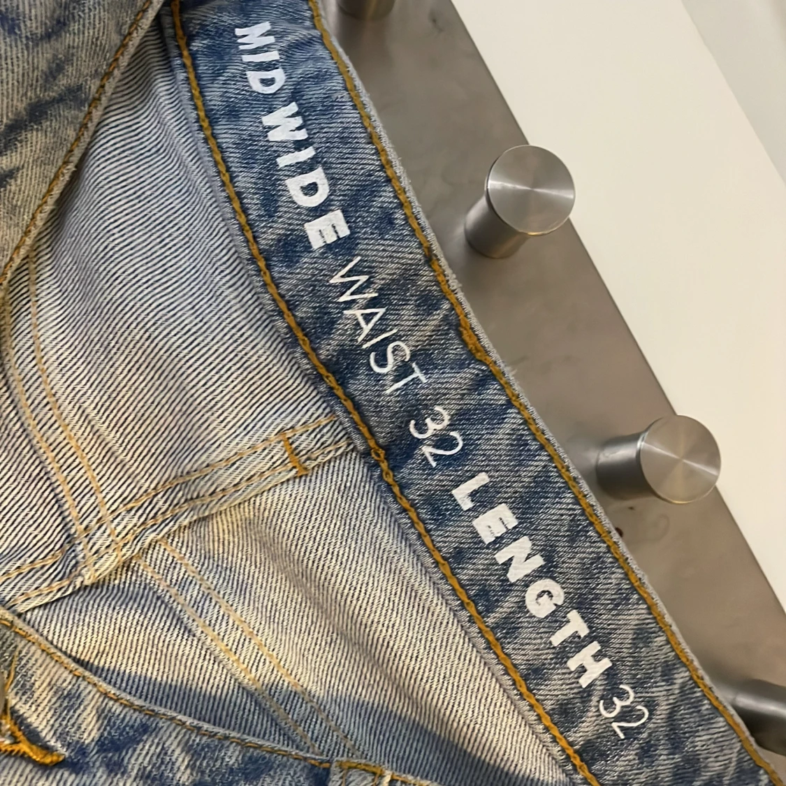 Ljus blåa bootcut/raka jeans - 91