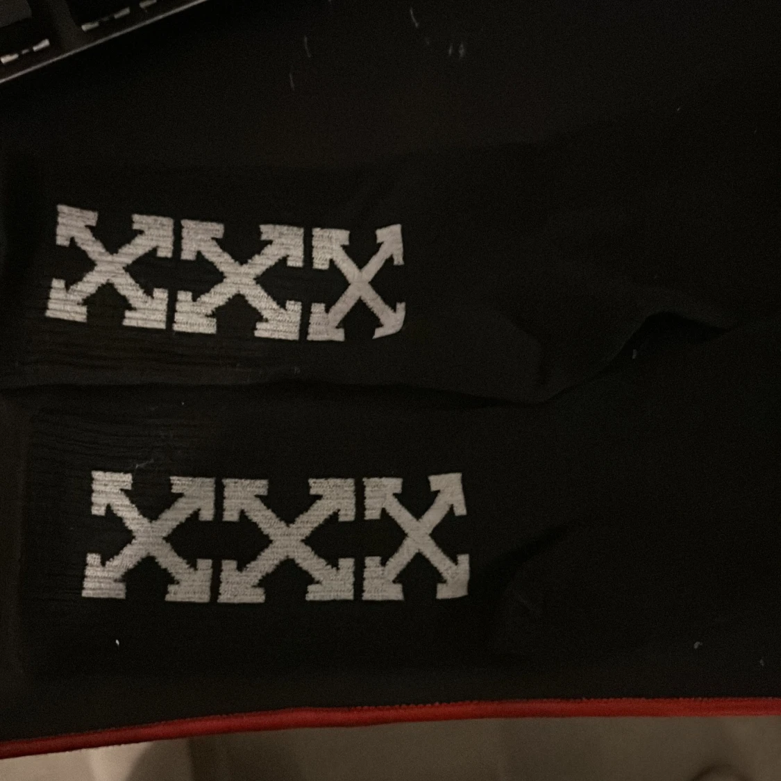 Off white strumpor  - 90