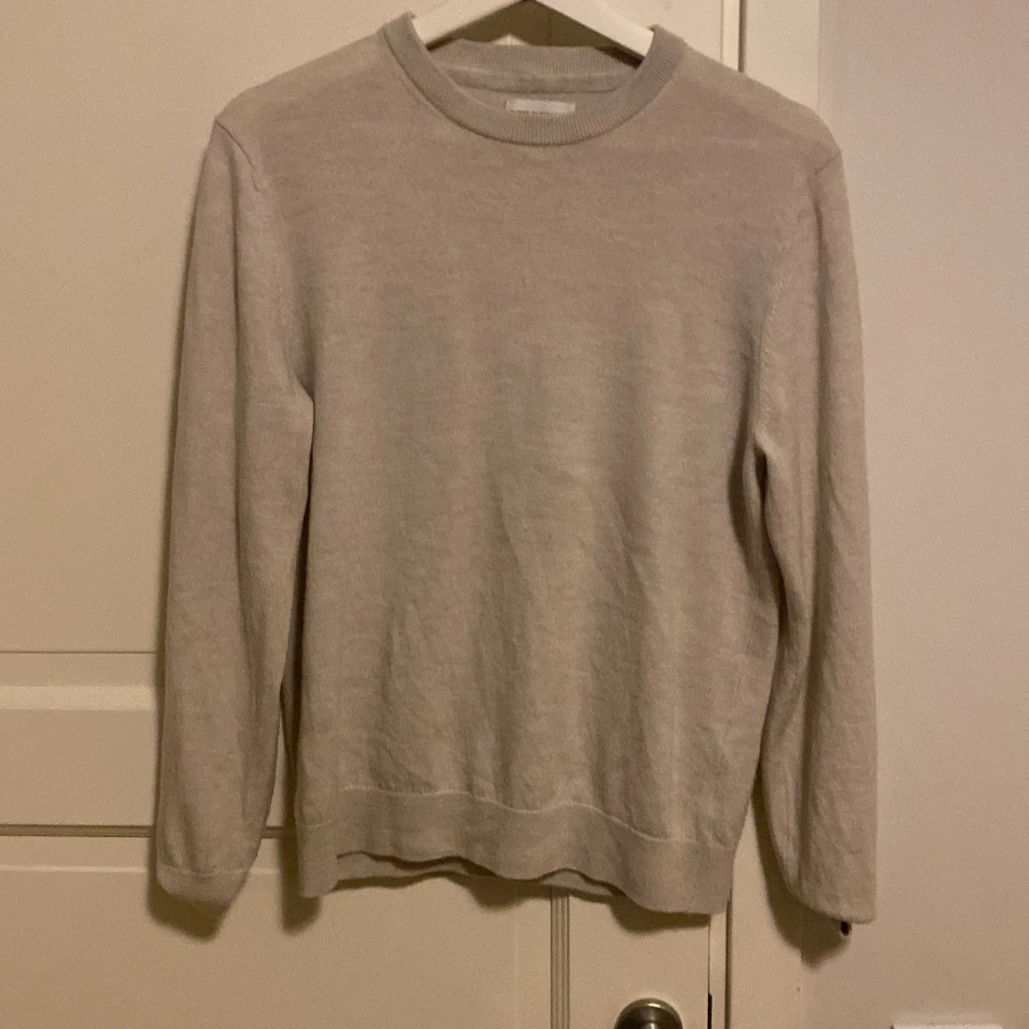 Beige tröja från These Glory Days