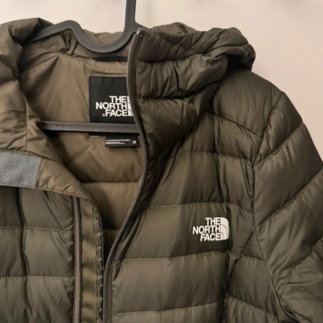 Olivgrön dunjacka från The North Face - 1