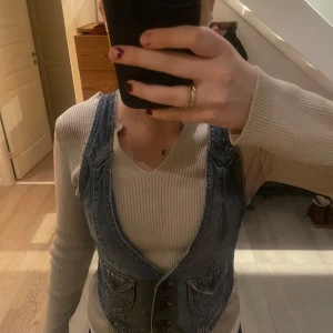 Jeansväst från H&M - Snygg jeansväst från H&M
