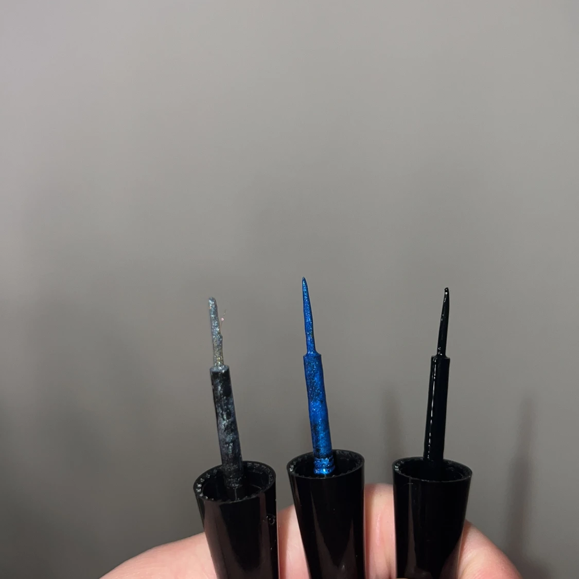 Tre flytande eyeliners i olika färger - 2