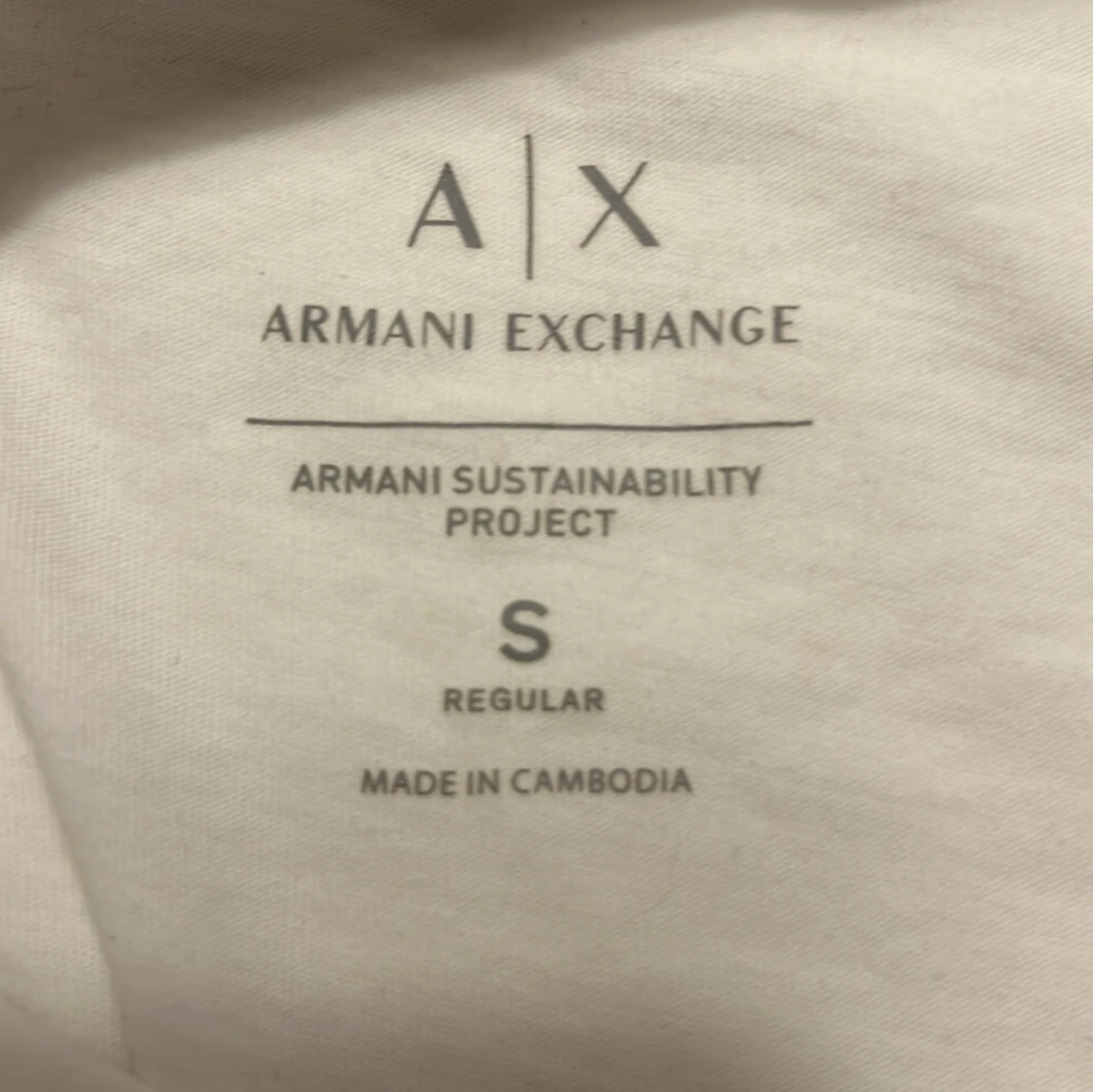 Vit t-shirt från Armani Exchange - 3