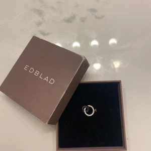 Halsband från Edblad - Säljer detta silver halsbandet från Edblad