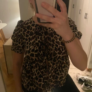 Topp - Leotopp köpt i en butik i Spanien, aldrig använd