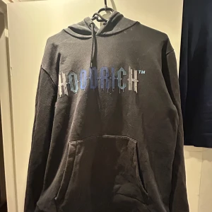 Hoodrich set - Säljer mitt hoodrich set för att det inte används längre. Har använt max 7-8 gånger och inga skador på dom. Köpte för 1000kr (ungefär) men säljer hela för 600 och vill man köpa separat kostar de 350kr styck. Står inte för frakten 